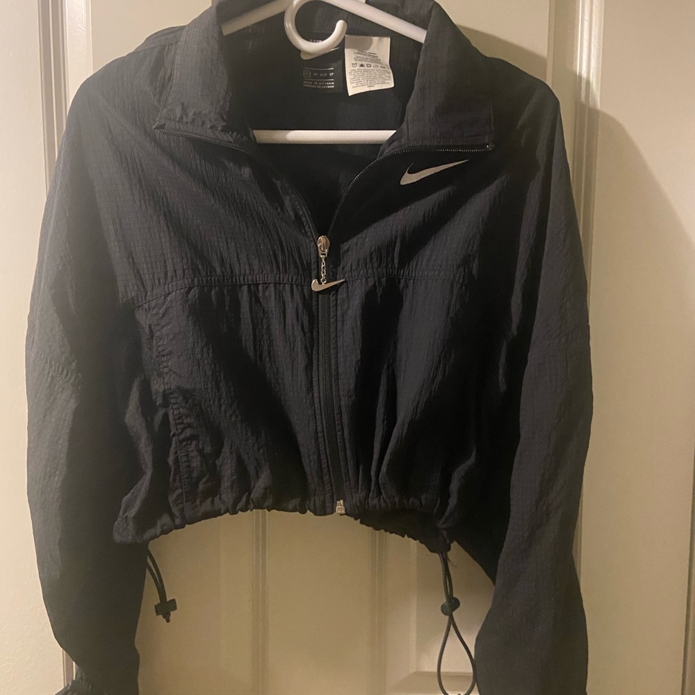 Nike crop windbreaker XS